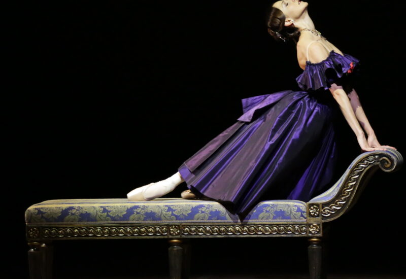 “La Dame aux camélias” di John Neumeier alla Scala inaugura per i balletti i servizi di accessibilità ai sordi e non vedenti